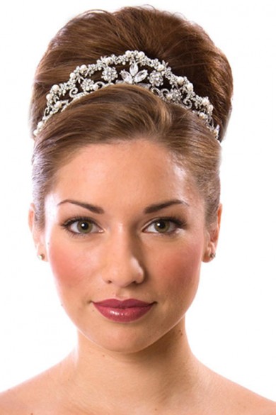 Penteado com tiara para casamento