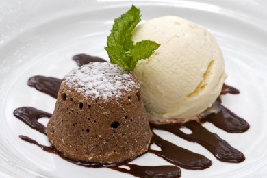 Petit-Gateau com sorvete