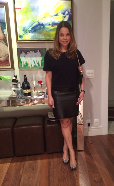 look all black3