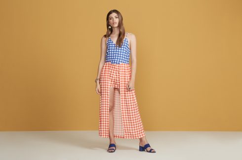 Dica de styling: para um look moderno misture os tons da estampa.